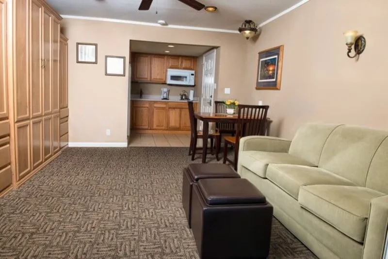 Beach-level 1-Bedroom at The Beachcomber Inn