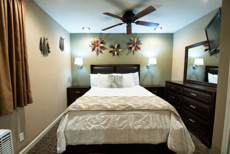 1-Bedroom, sleeps 6 at The Beachcomber Inn