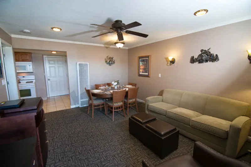Two-bath 1-Bedroom at The Beachcomber Inn