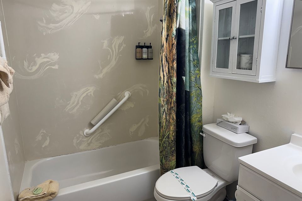 Bathroom, Unit A at the Beachcomber Inn