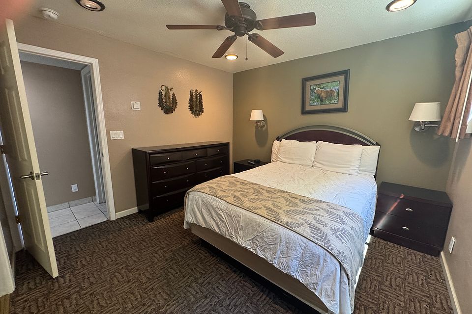 Bedroom, Unit B at the Beachcomber Inn