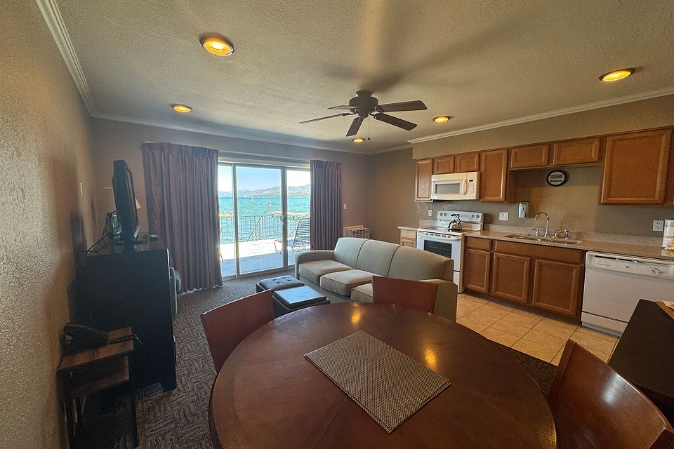 Living and dining area looking out at Lake Tahoe, Unit E at the Beachcomber Inn