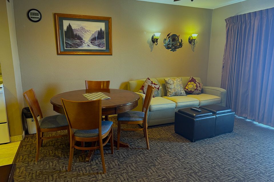 Living room, Unit I at the Beachcomber Inn