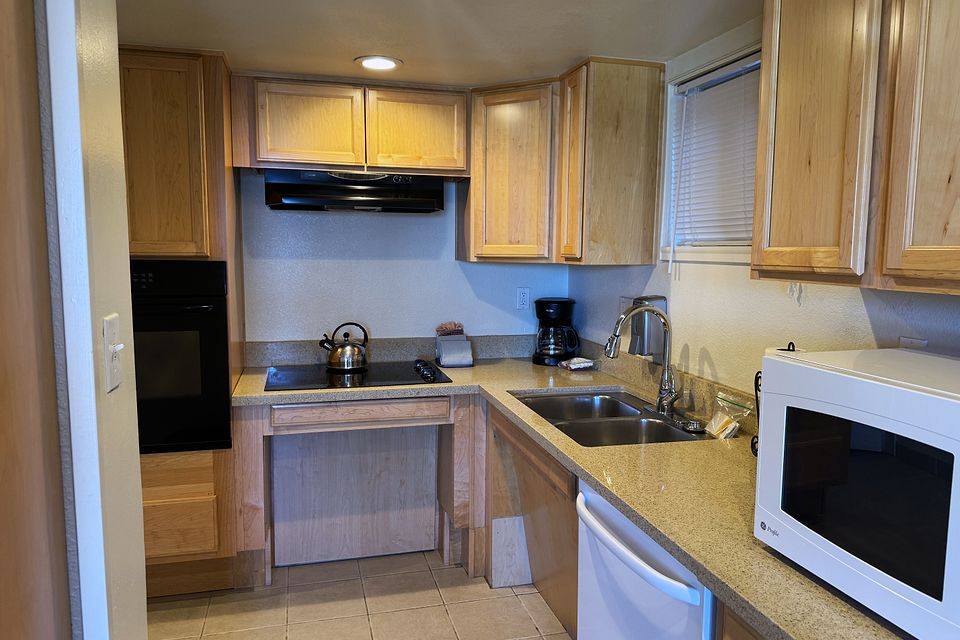 Kitchen, Unit L at the Beachcomber Inn