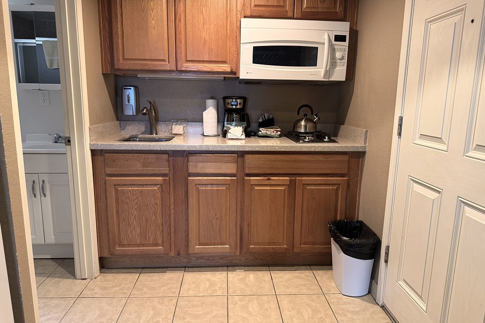 Kitchen, Unit P at the Beachcomber Inn